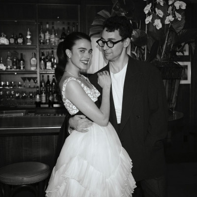 Η Margaret Qualley και ο Jack Antonoff full in love στην πρώτη τους κοινή δημόσια εμφάνιση
