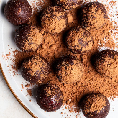 Νηστίσιμες σοκολατένιες μπάλες με ταχίνι - Πανεύκολες με μόλις 3 υλικά