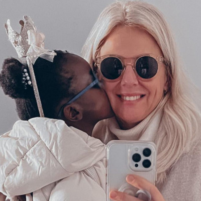 Χριστίνα Κοντοβά: Επισκέφτηκε με την κόρη της Ada τη νονά Σίσσυ Χρηστίδου