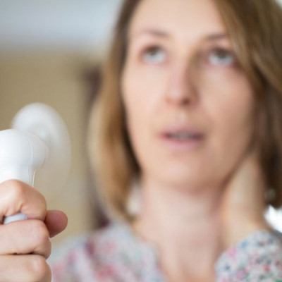 Εξάψεις: Οι κοινές αιτίες εκτός από την εμμηνόπαυση (εικόνες)