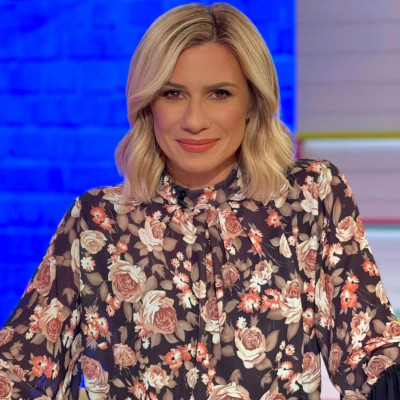 Η Κατερίνα Καραβάτου χωρίς ίχνος μακιγιάζ στην πιο ακομπλεξάριστη selfie στο Instagram