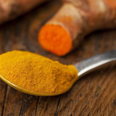 Κουρκουμάς: Ποιοι πρέπει να τον αποφεύγουν και γιατί (video)