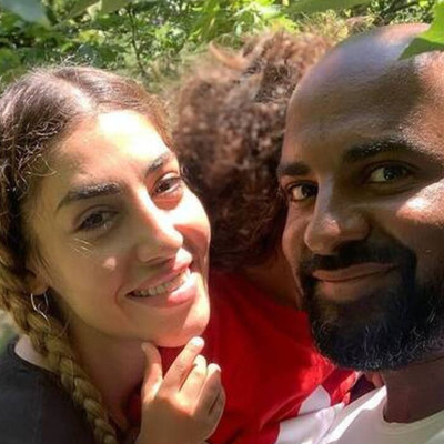 Ησαΐας Ματιάμπα: «Η αγάπη δεν τελειώνει ποτέ» - Η φώτο με τη σύζυγο και τον γιο τους