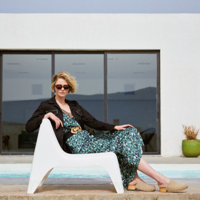 Μπορείς να κάνεις statement με ένα military jacket; Η Ζωή Κέρος απαντά καταφατικά