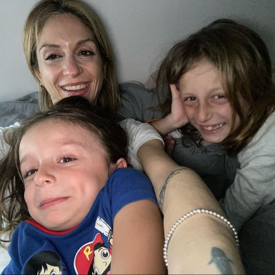 Σοφία Καρβέλα: Η νέα ανάρτηση για τους γιους της και το τρυφερό σχόλιο της Άννας Βίσση