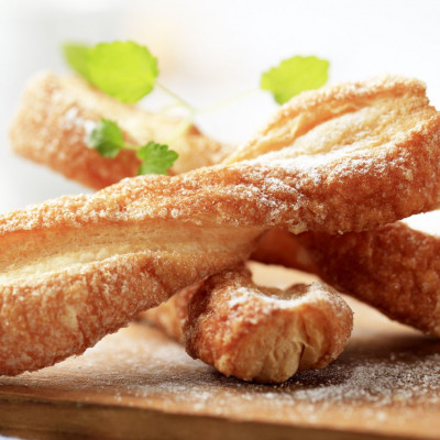 Συνταγή για στριφτά κριτσίνια κανέλας με τρία υλικά