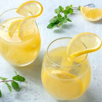 Αντιοξειδωτικό αφέψημα με λεμόνι και μέντα - Πού βοηθά (video)