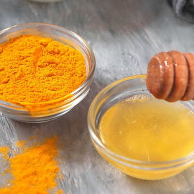 «Χρυσό μέλι»: Ο αντιφλεγμονώδης συνδυασμός και οι θεραπευτικές του ιδιότητες (video)