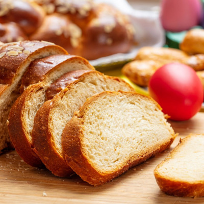 Μυστικά για να σας πετύχουν τα πασχαλινά τσουρέκια