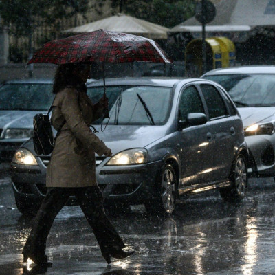 Έκτακτο δελτίο επιδείνωσης καιρού: Καταιγίδες και χαλάζι - Πτώση θερμοκρασίας έως 10 βαθμούς