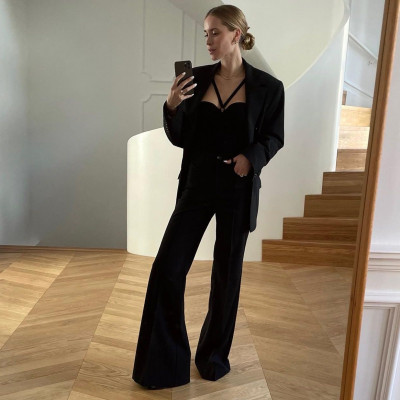 Το halter top ήρθε για να μείνει - 5 τρόποι για να το φορέσεις με στυλ