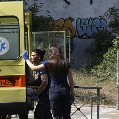 Καλαμπάκα: Καρφί 5 εκατοστών σφηνώθηκε σε κεφάλι άνδρα (pics)