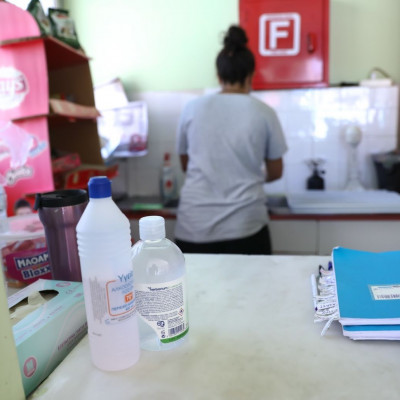 Σχολεία: Πώς θα επιστρέψουν τα παιδιά μετά το Πάσχα, τι θα ισχύει για τα self test