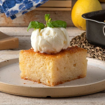 Άκης Πετρετζίκης: Λεμονόπιτα με γιαούρτι