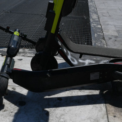 Τραγικό τροχαίο δυστύχημα στην Κύθνο: Σκοτώθηκε 36χρονη που οδηγούσε ηλεκτρικό πατίνι