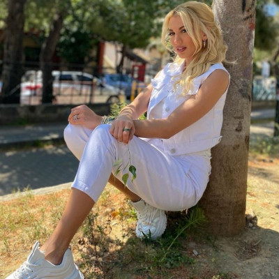 Η Κωνσταντίνα Σπυροπούλου έκανε το πρώτο μπάνιο για φέτος και «έβαλε φωτιά» στο Instagram