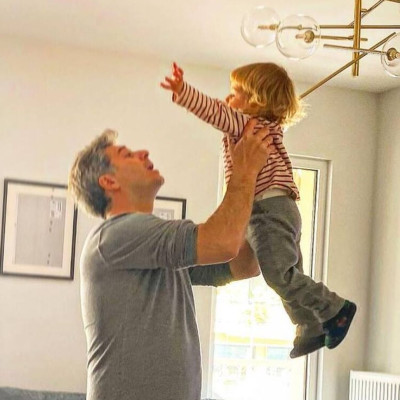 Μπουρδούμης- Δροσάκη: Το οικογενειακό Πάσχα στην Ιθάκη και οι τρυφερές ευχές στον μικρό Αναστάση!