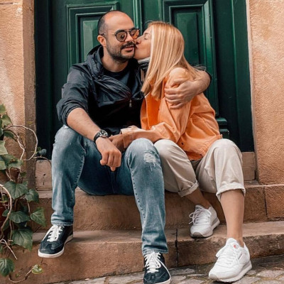 Μαρία Ηλιάκη: Το τρυφερό φιλί στον Στέλιο Μανουσάκη ανήμερα της επετείου τους