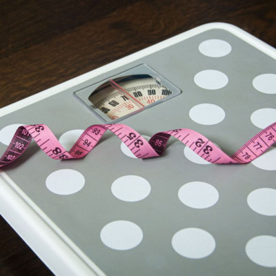 Πόσο φυσιολογικό είναι το βάρος σας; Βασικοί τρόποι αξιολόγησης (εικόνες)