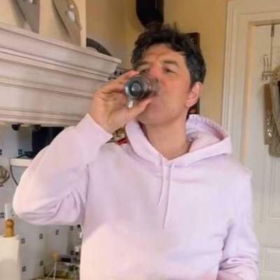 Σάκης Ρουβάς:Έτσι κάνει αποτοξίνωση μετά το φαγητό του Πάσχα! Θα ξετρελαθείς και θα το κάνεις κι εσύ