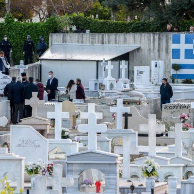 Πάτρα: «Δεν έχω δει ποτέ την Ρούλα Πισπιρίγκου εδώ», λέει υπάλληλος του νεκροταφείου