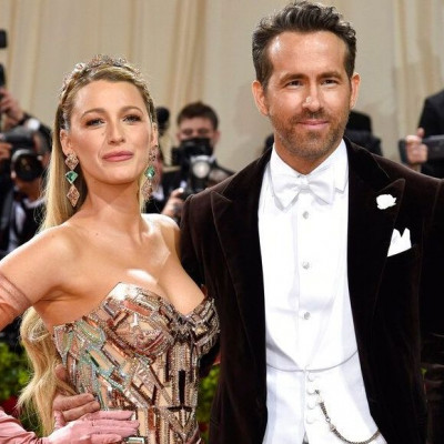 O Ryan Reynolds αποθέωσε την Blake Lively και το Twitter λάτρεψε την αντίδραση του στο Met Gala