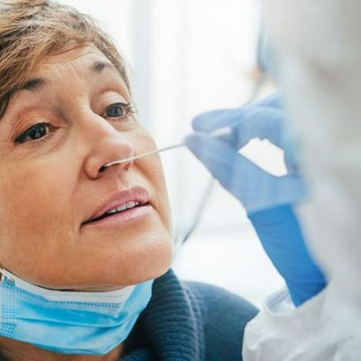 COVID-19: Μελέτη «βάζει στο κάδρο» τις ομάδες σοβαρού κινδύνου