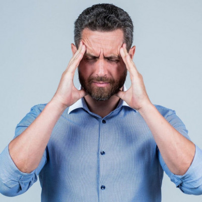 Συχνοί πονοκέφαλοι: Με ποια έλλειψη συνδέονται και πώς θα την αναπληρώσετε (εικόνες)