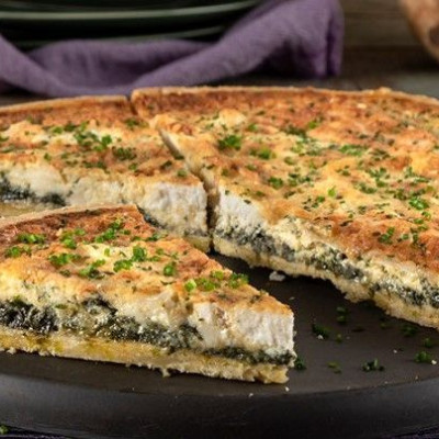 Άκης Πετρετζίκης: Κις Λορέν με σπανάκι και κατσικίσιο τυρί