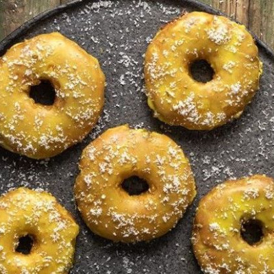 Άκης Πετρετζίκης: Λουκουμάδες ανανά