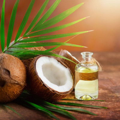 Λάδι καρύδας: Τα οφέλη του για τα μαλλιά (εικόνες)