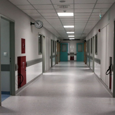 Συναγερμός στην Πάτρα: Τέσσερις νεκροί από τον φονικό μύκητα Candida Auris