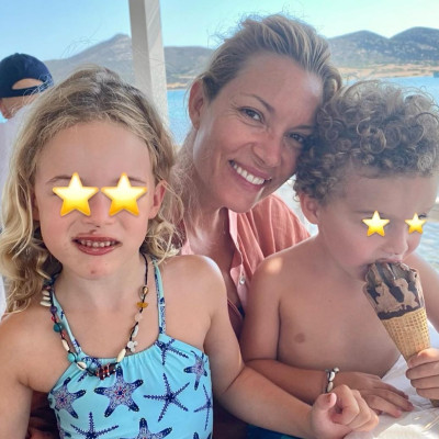 Βίκυ Καγιά: Με αυτό το σχόλιο συνόδευσε τη νέα φώτο των παιδιών της