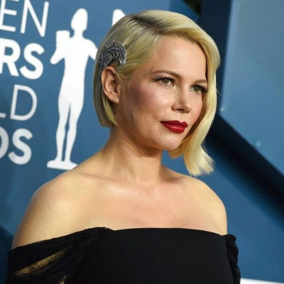 H Michelle Williams περιμένει το τρίτο της παιδί και δηλώνει τριπλά ευτυχισμένη