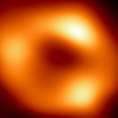 Φωτογραφήθηκε για πρώτη φορά η μεγάλη μαύρη τρύπα στην καρδιά του γαλαξία μας