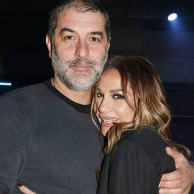 Δέσποινα Βανδή - Βασίλης Μπισμπίκης: Για φαγητό, ρομαντικά, στην ακροθαλασσιά!