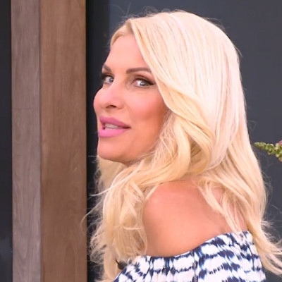 Μενεγάκη: Η αποκάλυψη για το ταξίδι στην Κάρυστο