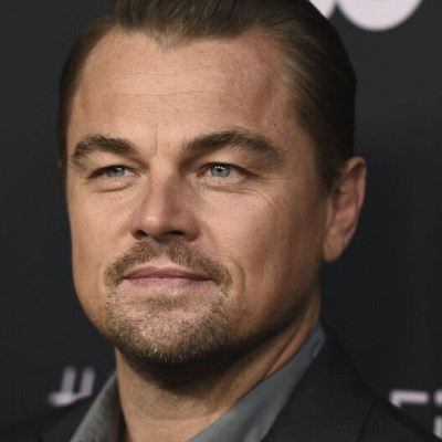 Η τρυφερή αγκαλιά του DiCaprio στην Camila Morrone δείχνει πως μάλλον λύθηκε η κατάρα του χωρισμού