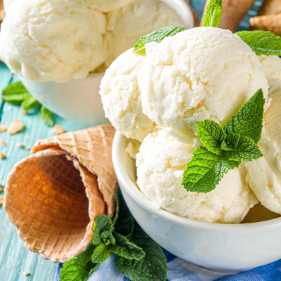 Πεντανόστιμο σπιτικό παγωτό χωρίς ζάχαρη - Με μόλις τρία υλικά