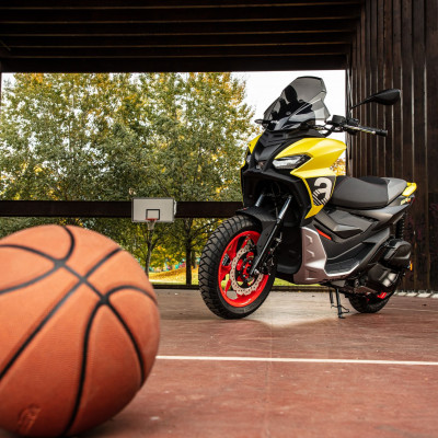 Σου αρέσουν οι μηχανές; Tώρα το Aprilia SR GT 125 είναι πιο προσιτό με όφελος 310 €