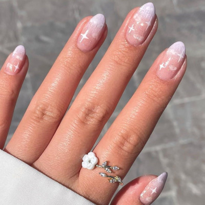 Galaxy nails: Το απόλυτο μανικιούρ του καλοκαιριού που κάνουν ήδη τα πιο fashionable κορίτσια