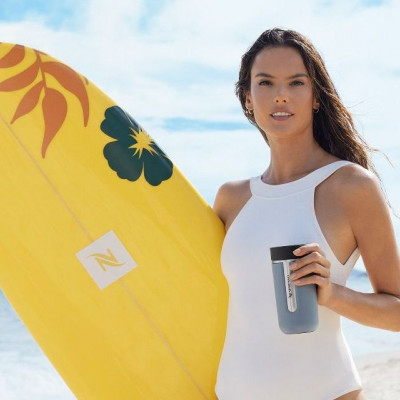 Η Nespresso παρουσιάζει τη νέα συνεργασία της με την Alessandra Ambrosio στο Φεστιβάλ των Καννών!