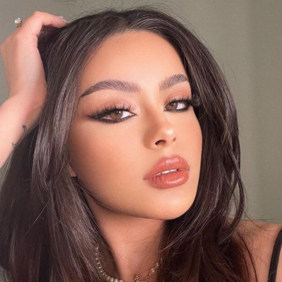 Κλασικό VS χρωματιστό smokey eye look: Πώς θα δημιουργήσεις το απόλυτο μακιγιάζ του καλοκαιριού