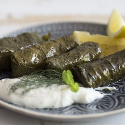 Άκης Πετρετζίκης: Ντολμαδάκια γιαλαντζί