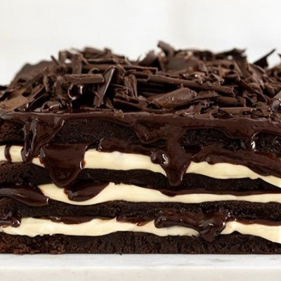 Άκης Πετρετζίκης: Brownie lasagna
