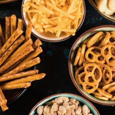 Το τσιμπολόγημα μπροστά από την τηλεόραση στο τέλος της ημέρας είναι κακό για την καρδιά - μελέτη