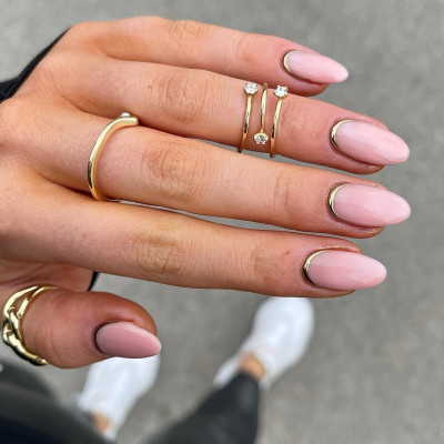 Reverse french mani: 10 nail art με την πιο fresh εκδοχή του γαλλικού μανικιούρ