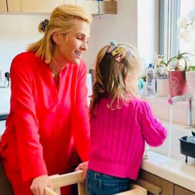 Τζένη Μπότση: Με τη μητέρα και την κόρη της στο κομμωτήριο - Η όμορφη φώτο