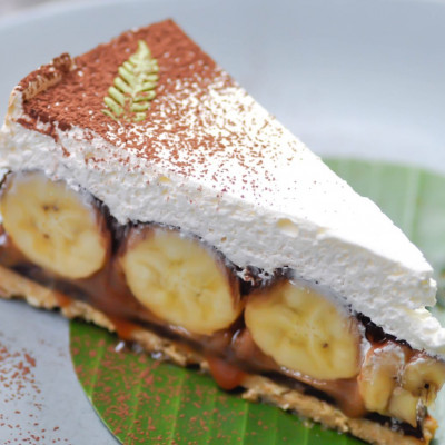 Γλυκό ψυγείου με καραμελωμένο ζαχαρούχο γάλα και σαντιγί (vid)