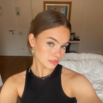 Tik Tok alert - Πώς θα κάνεις το βαρύ makeup πιο ελαφρύ με το «foundation in water hack»